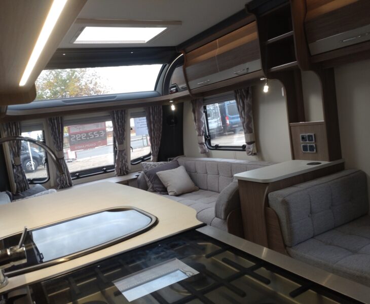 2022 Coachman Vip 520/3 interior