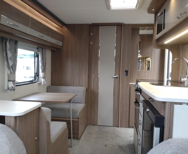 2022 Coachman Vip 520/3 interior