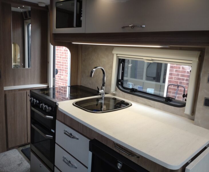 2022 Coachman Vip 520/3 interior