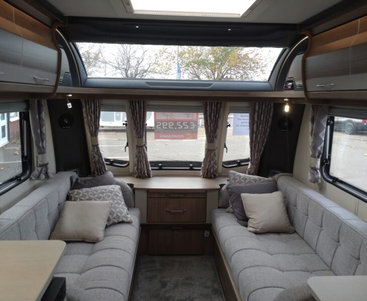 2022 Coachman Vip 520/3 interior