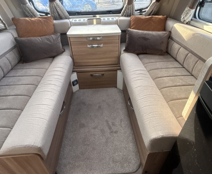 2019 Swift Challenger Hi-Style 580 Interior