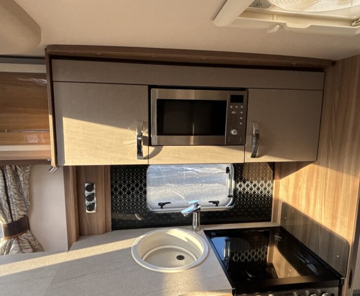 2019 Swift Challenger Hi-Style 580 Interior