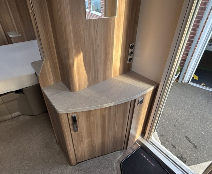 2019 Swift Challenger Hi-Style 580 Interior