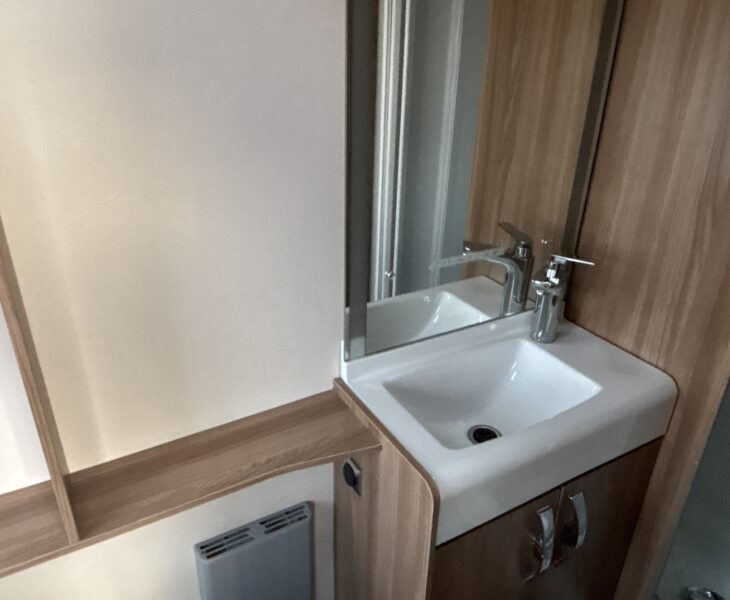 2019 Swift Challenger Hi-Style 580 Interior