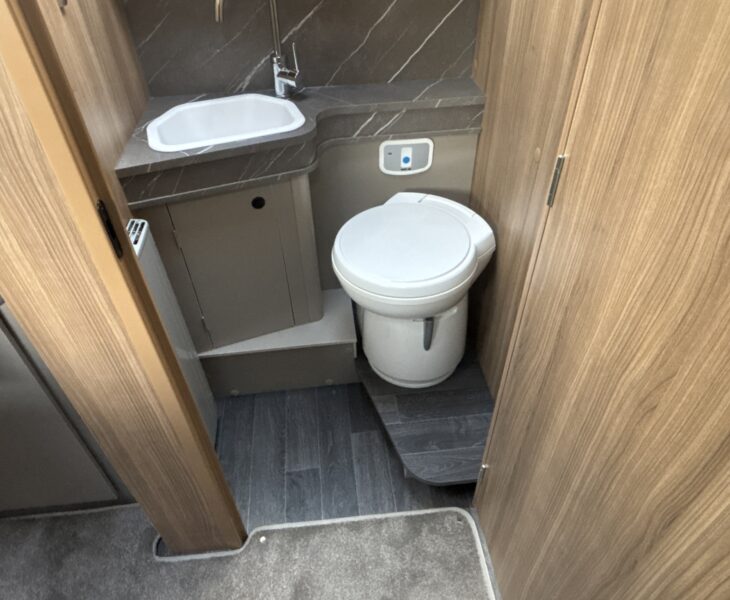 Bailey Autograph 79-4T Washroom