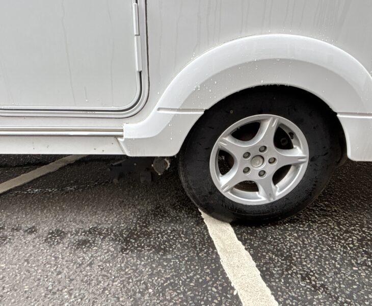 2009 Swift Challenger 540 alloy wheels and motor mover