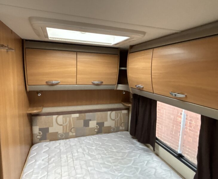2009 Swift Challenger 540 bedroom storage