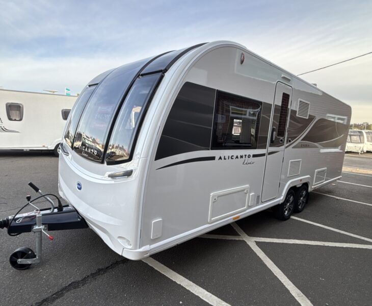 2026 Bailey Alicanto Grande Deluxe Evora Front/Side