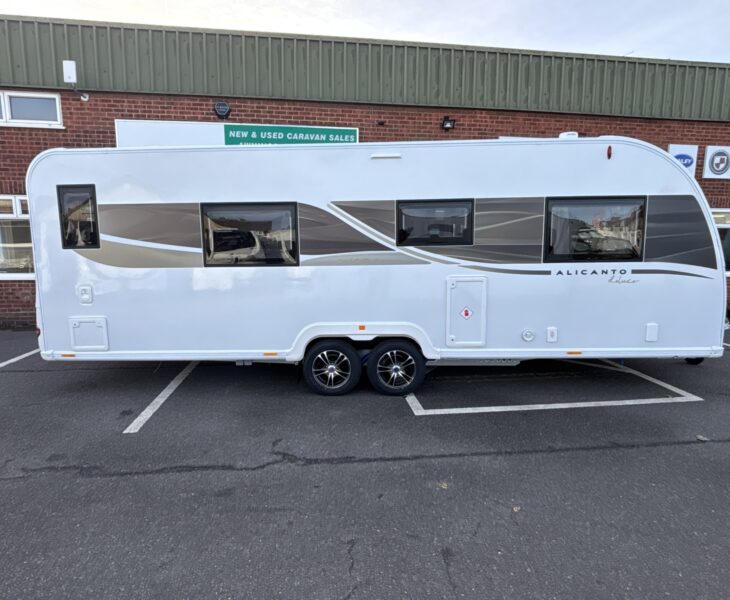 2026 Bailey Alicanto Grande Deluxe Evora Side