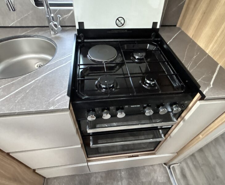 2026 Bailey Alicanto Grande Deluxe Evora Interior