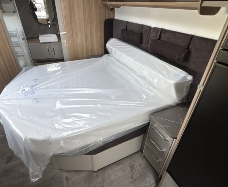 2026 Bailey Alicanto Grande Deluxe Evora Interior