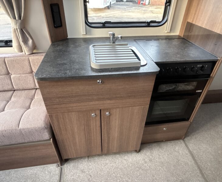 2020 Bailey Phoenix 644 Kitchen