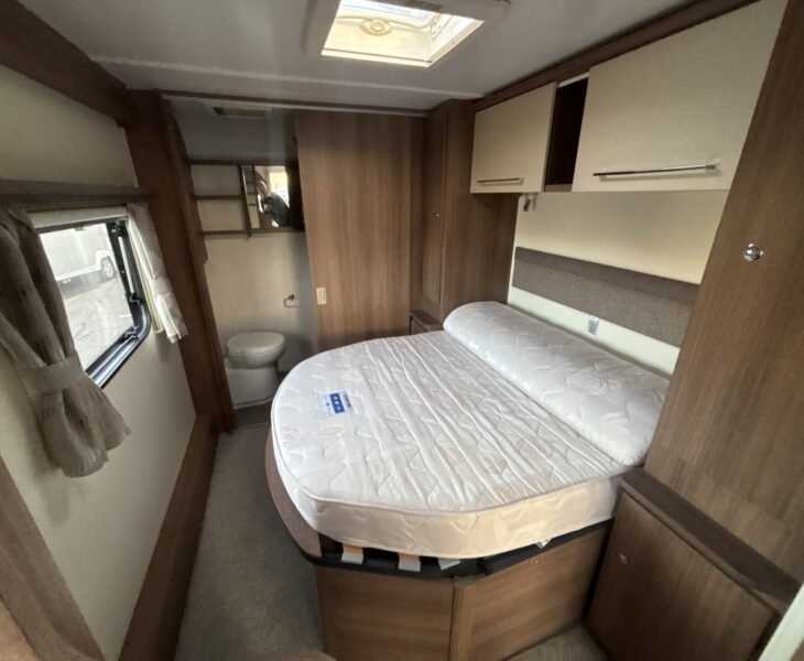 2020 Bailey Phoenix 644 fixed bed