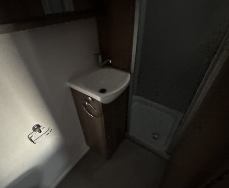 2020 Bailey Phoenix 644 Shower