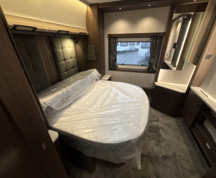 2026 Coachman Laser 855 Fixed Transverse Island Bed