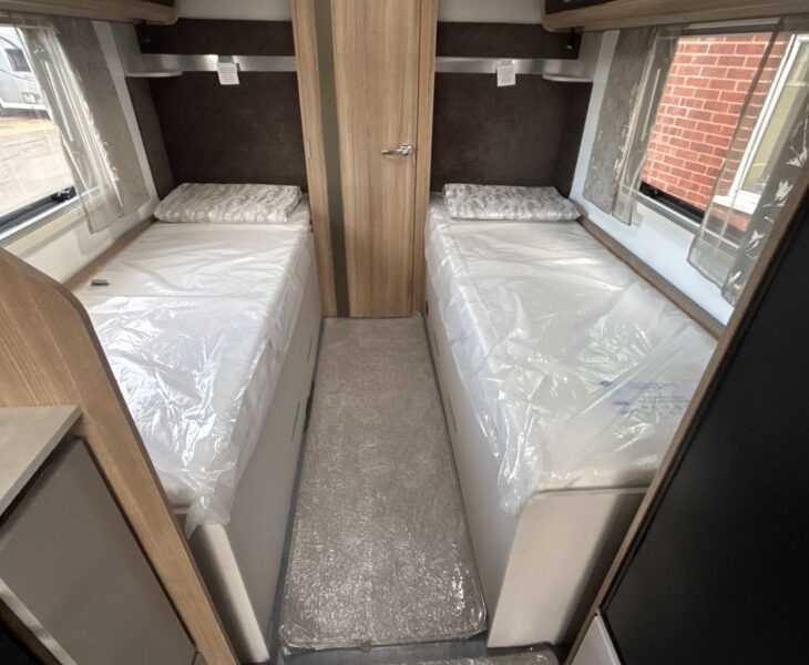 2025 Bailey Unicorn Cadiz Deluxe Fixed single beds