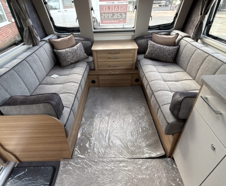 2025 Bailey Pegasus GT75 Portofino front lounge