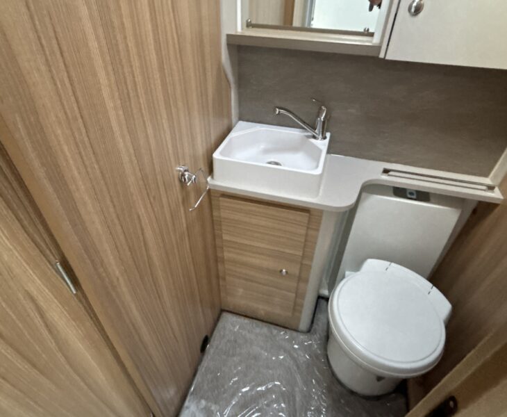 2025 Bailey Pegasus GT75 Portofino washroom