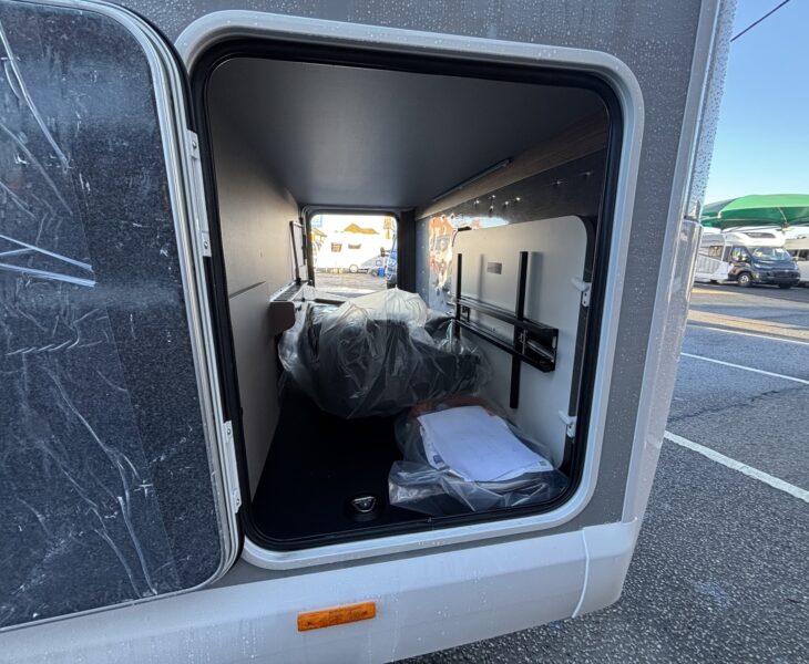 New Bailey Autograph 79-4i 2026 garage