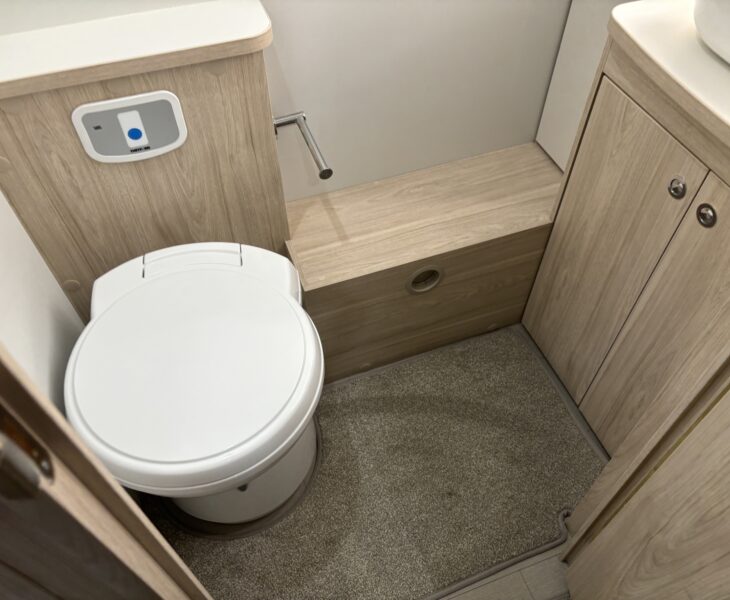 2025 Elddis Sherwood 550 washroom and toilet