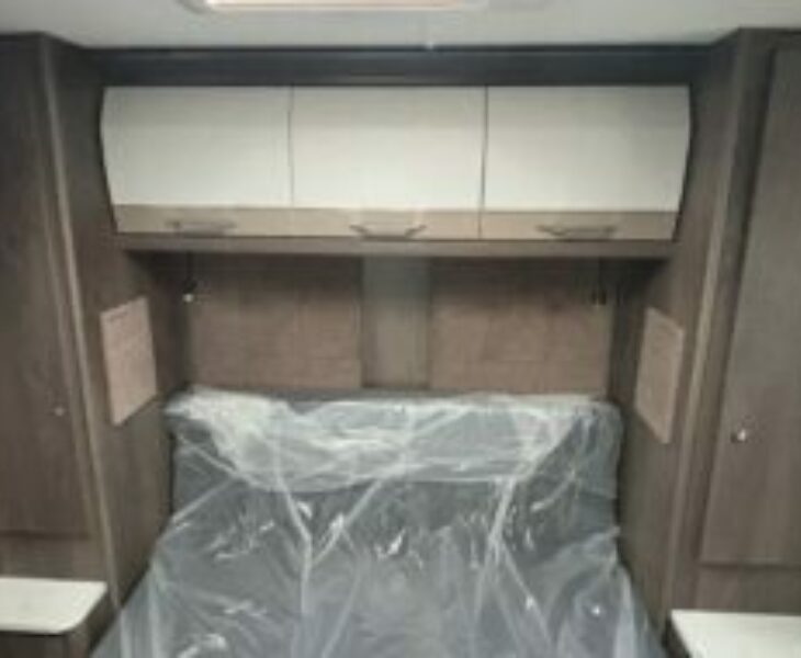 2025 Laser Xtra 875 Bedroom