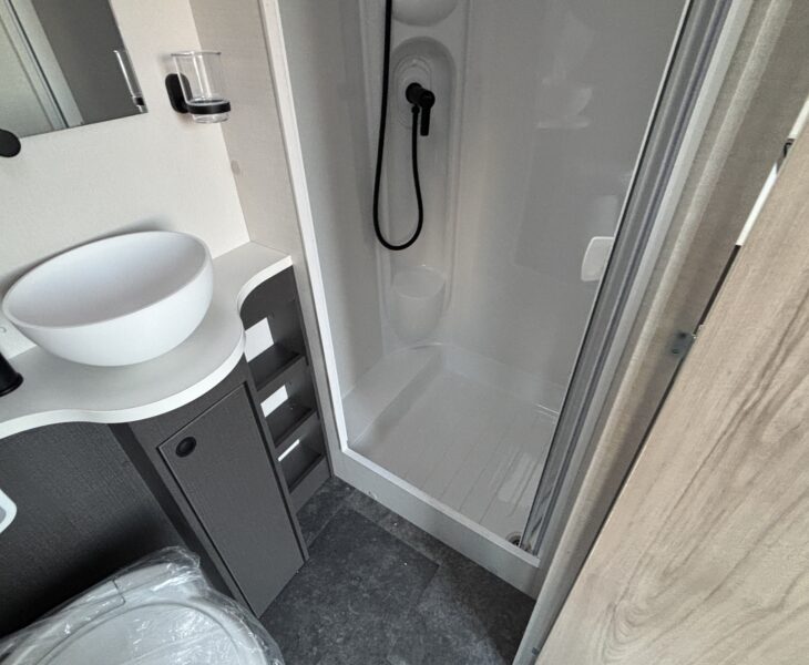 2025 Elddis Xplore XC Duo separate shower
