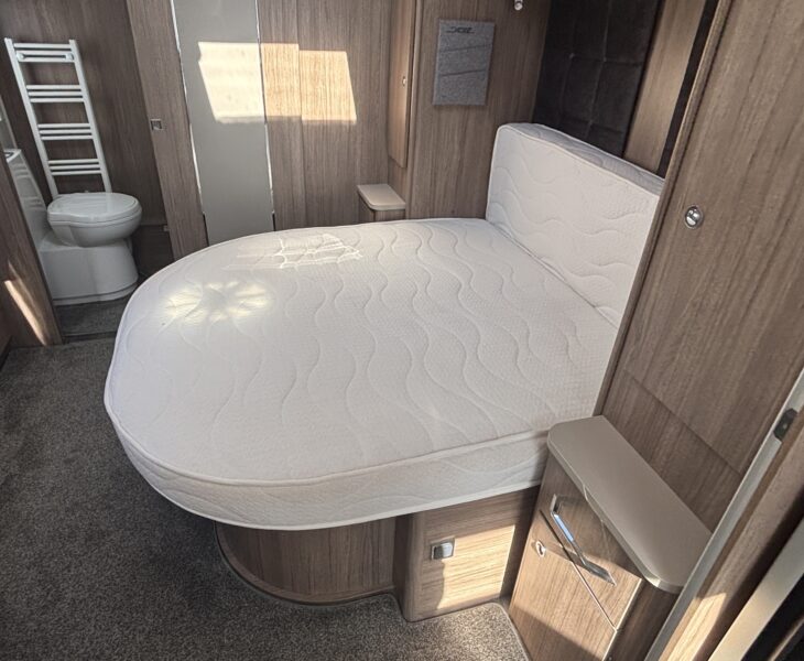 2021 Coachman Laser 575 Xcel Fixed Island Bed