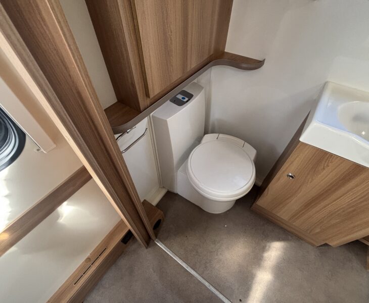 2018 Bailey Pegasus GT70 Brindisi Toilet