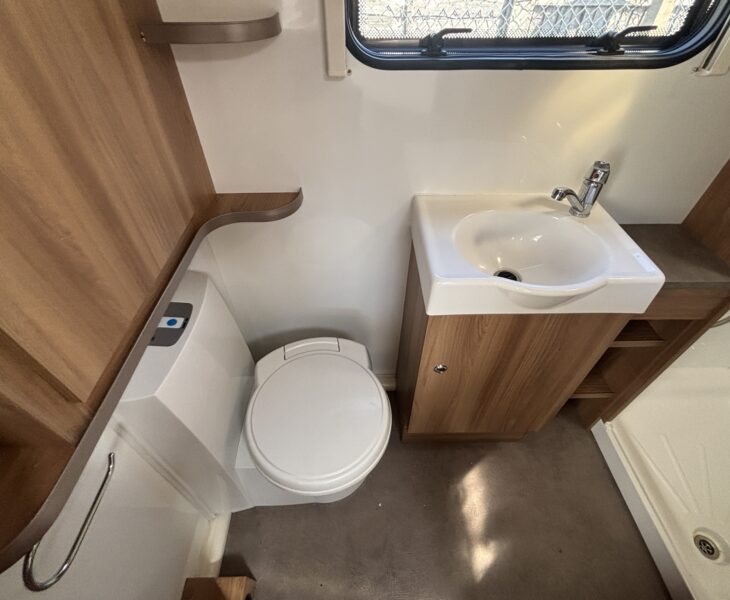 2018 Bailey Pegasus GT70 Brindisi Vanity unit