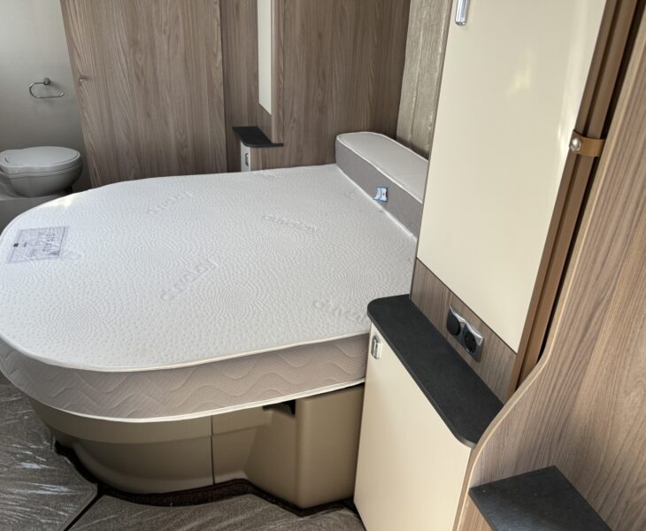 2023 Swift Aventura M4SB Island Bed