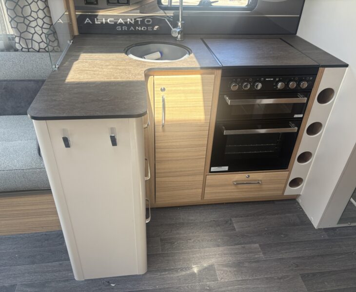 2024 Bailey Alicanto Grande Porto L Shaped Kitchen