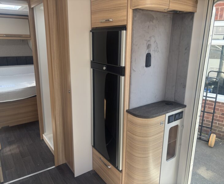 2024 Bailey Alicanto Grande Porto Fridge