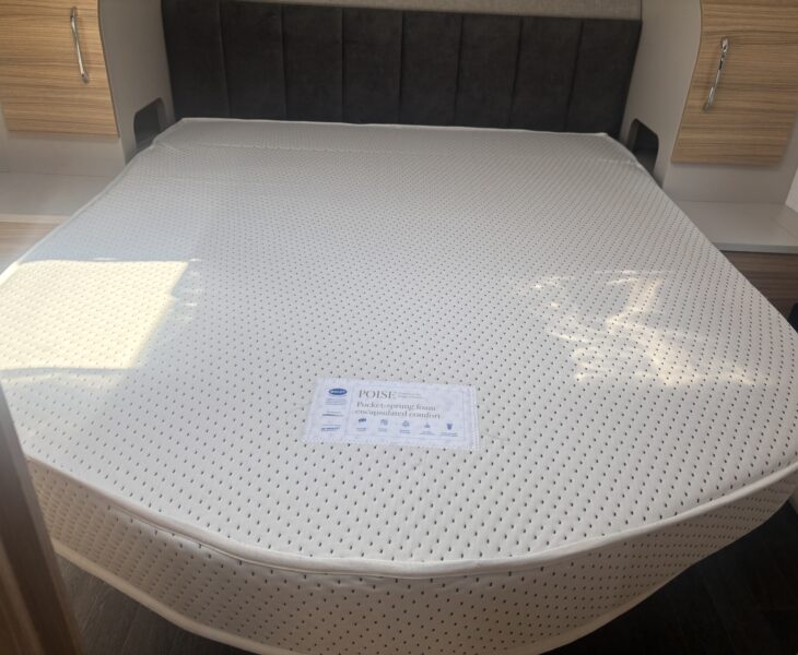 2024 Bailey Alicanto Grande Porto kingsized bed