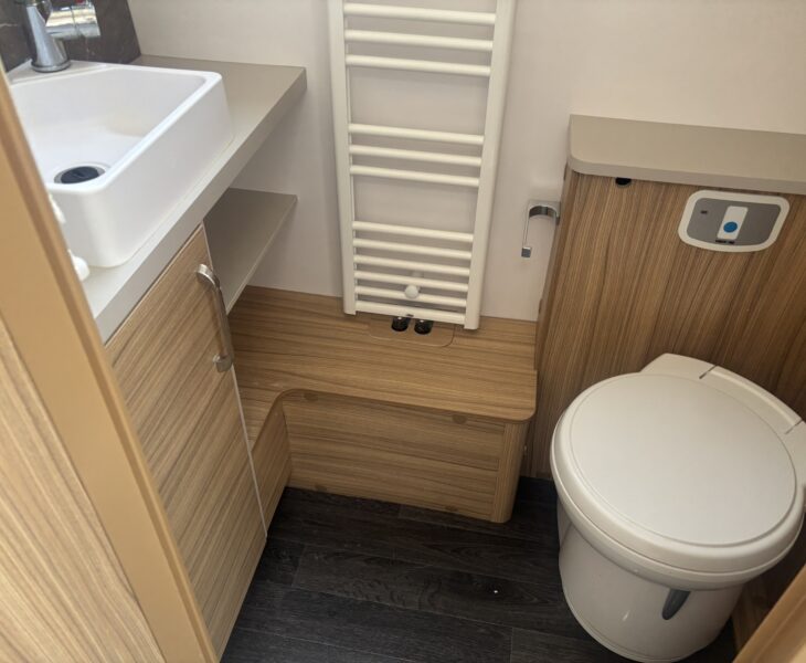 2024 Bailey Alicanto Grande Porto Toilet and Wash Basin