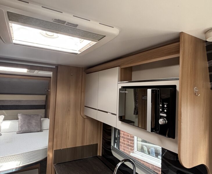 2021 Bailey Autograph 79-4i kitchen lockers