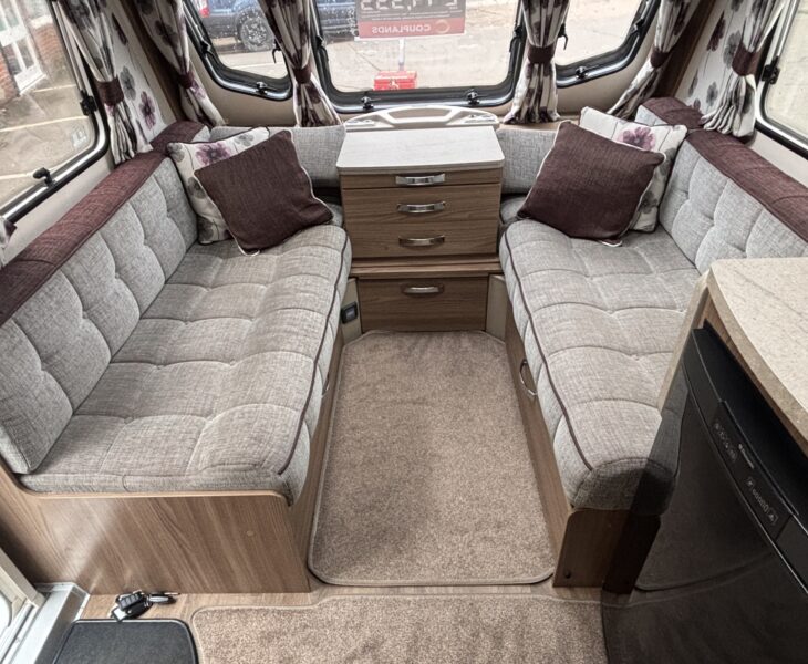 2016 Swift Siena Accent 570 front seating area