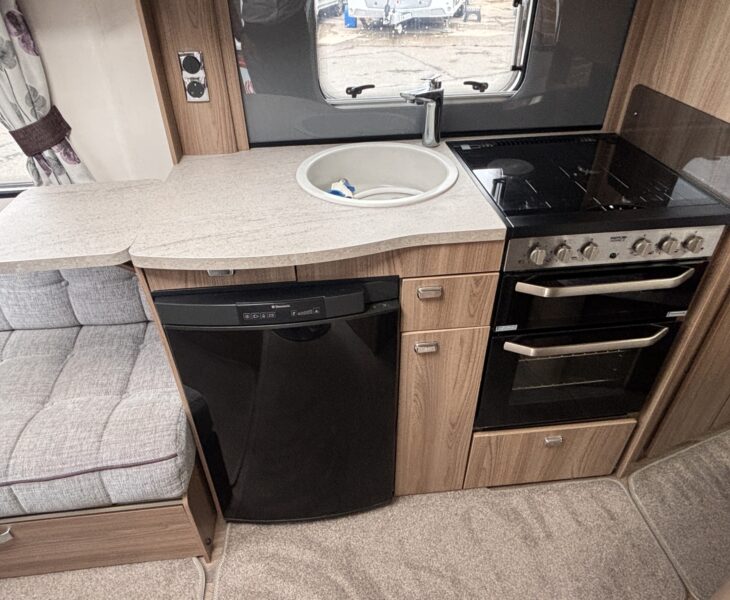 2016 Swift Siena Accent 570 Kitchen
