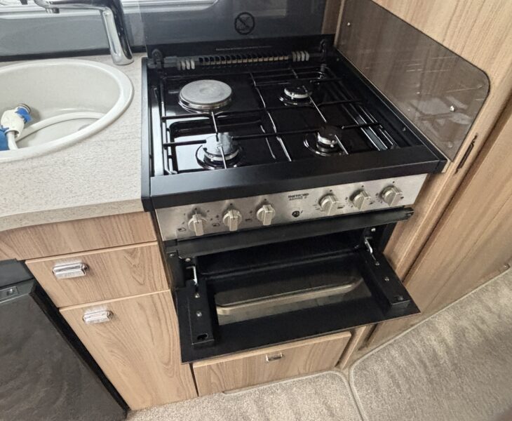 2016 Swift Siena Accent 570 Oven