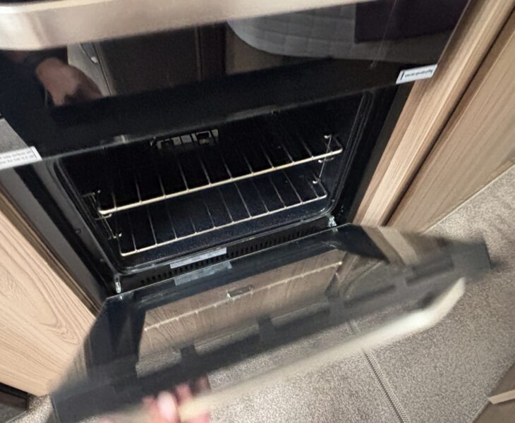 2016 Swift Siena Accent 570 Oven inside