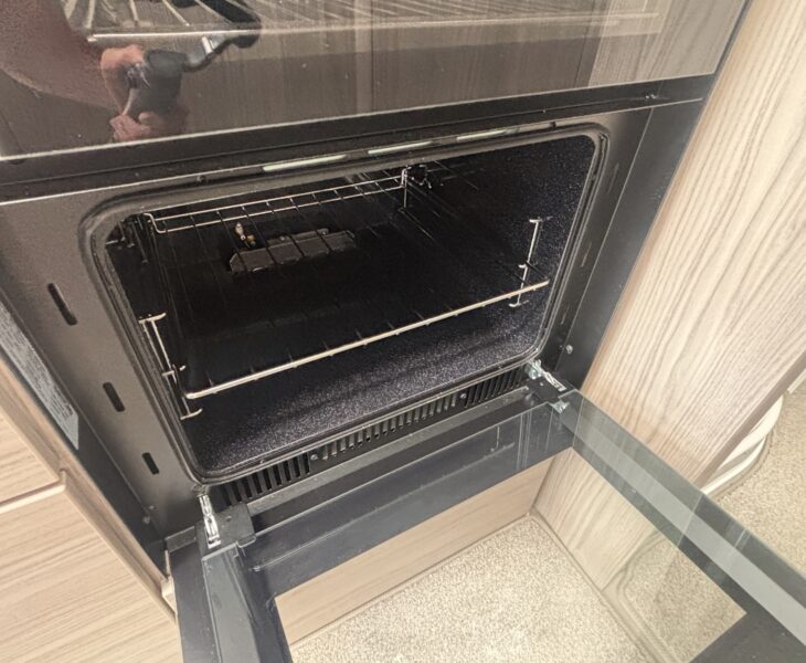2022 Elddis Sherwood 550 gas oven