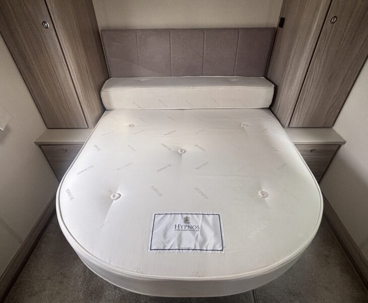 2022 Elddis Sherwood 550 fixed island bed
