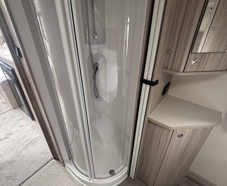 2022 Elddis Sherwood 550 separate central shower