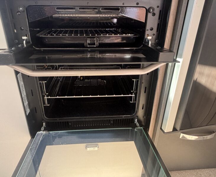 2023 Swift Elite 480 Gas oven and grill