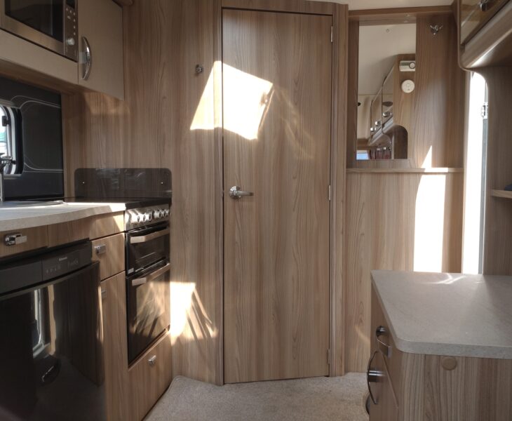 2017 Swift Challenger 480 Interior