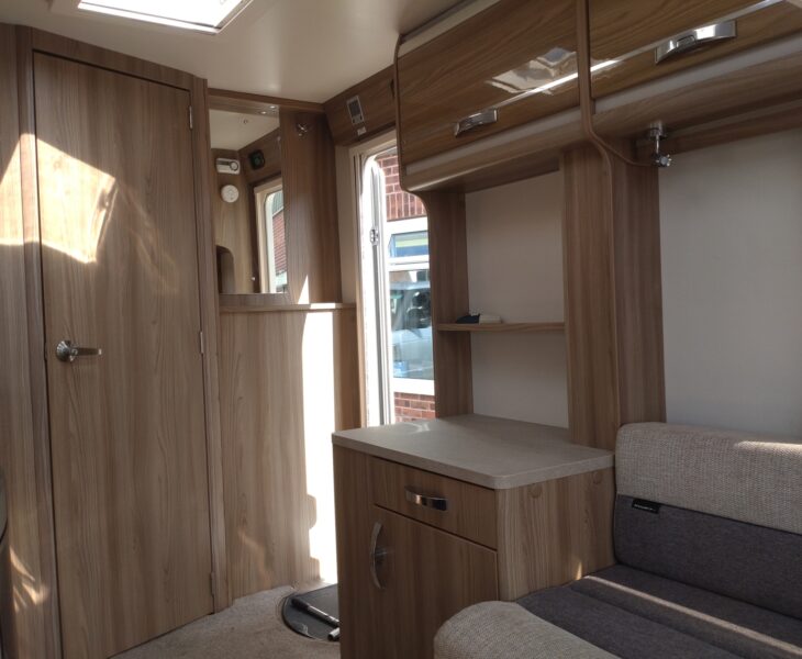 2017 Swift Challenger 480 Interior