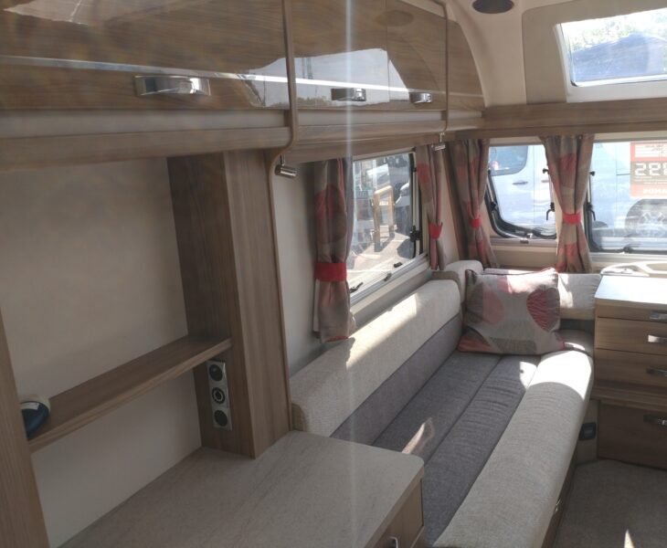 2017 Swift Challenger 480 Interior