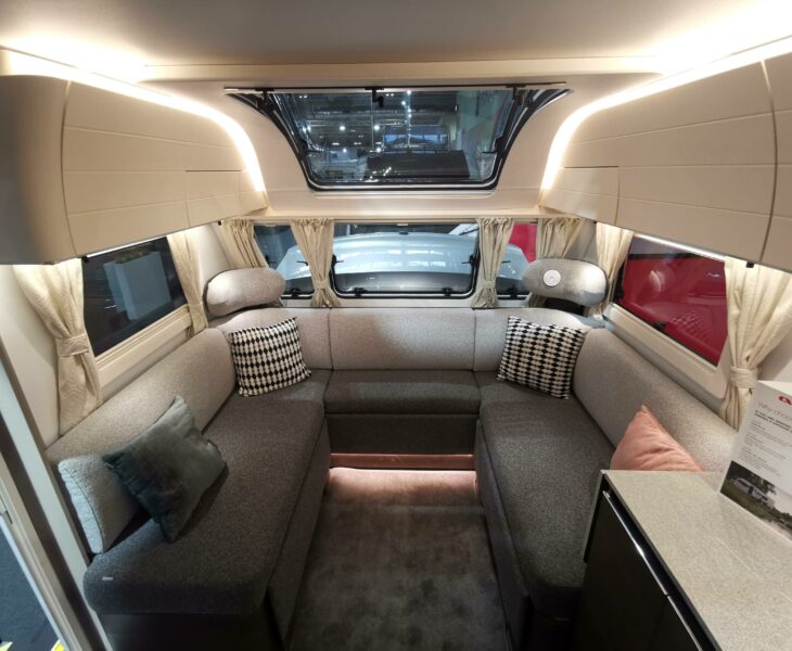 ADRIA ALPINA COLORADO 2023 FRONT LOUNGE