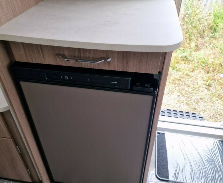 2025 COACHMAN VIP 575 FRIDGE