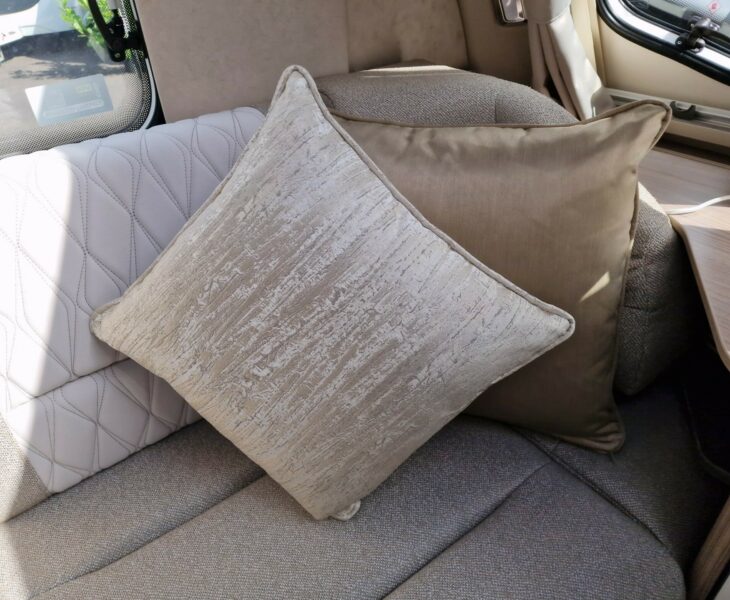 2025 BESSACARR 835 CUSHIONS