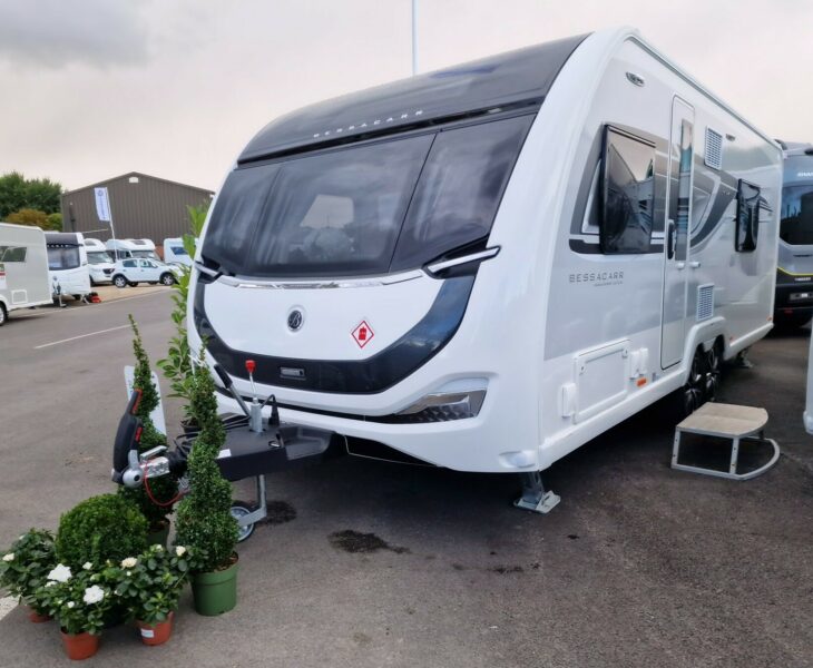 2025 BESSACARR 845 FRONT N/S